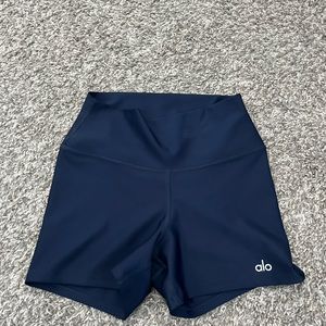 Alo yoga a shorts 3 inch navy